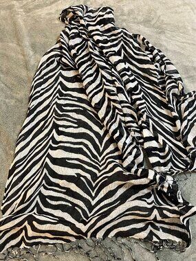 Talbots 100% Linen Zebra Animal Print Scarf Shawl Wrap Black White Fringe